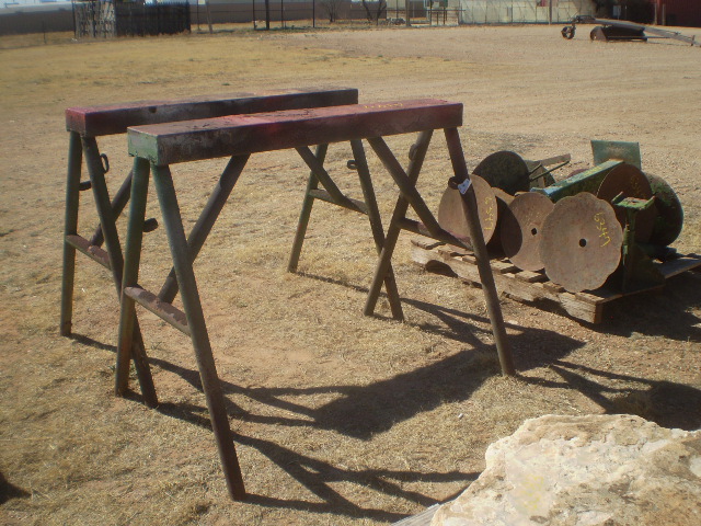 Metal saw horses & stands